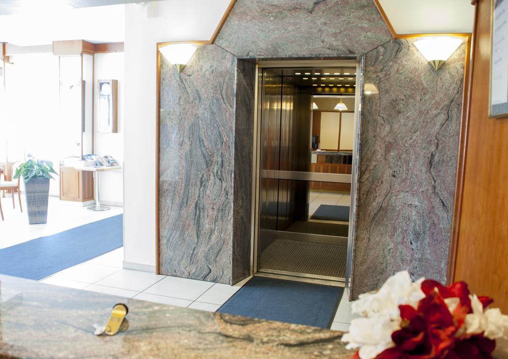 Hotel Excelsior Касел Екстериор снимка