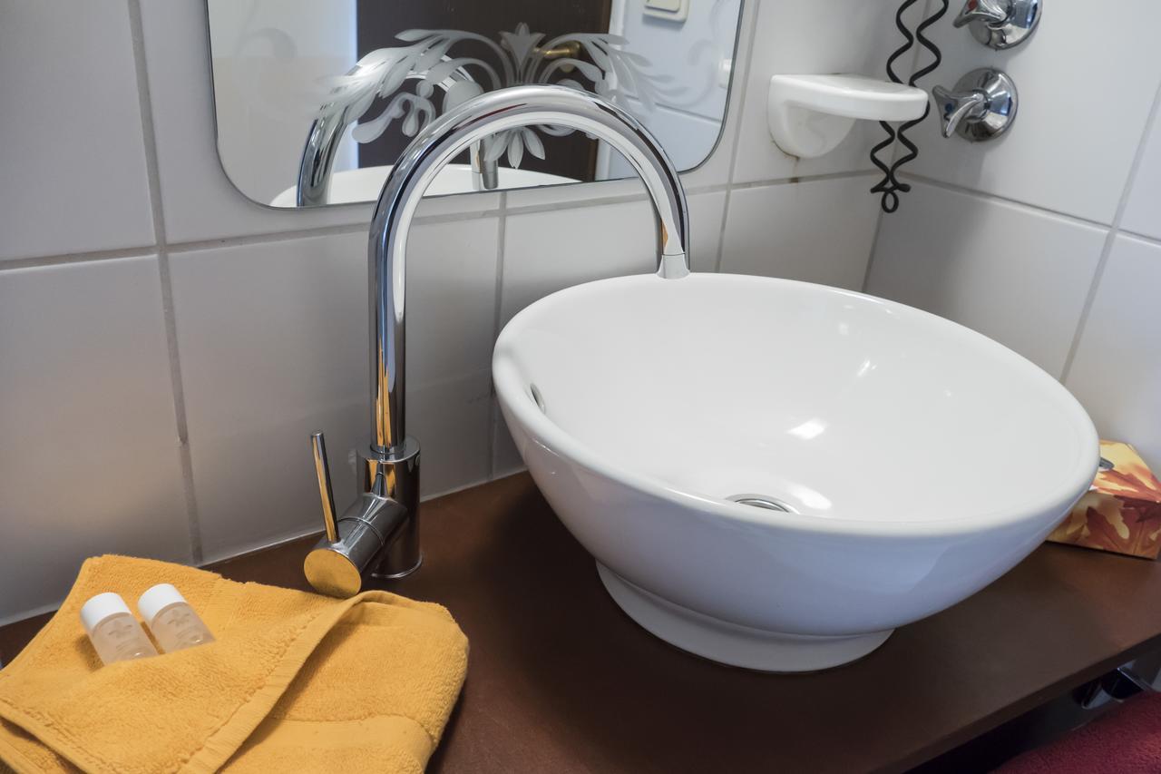 Hotel Excelsior Касел Екстериор снимка