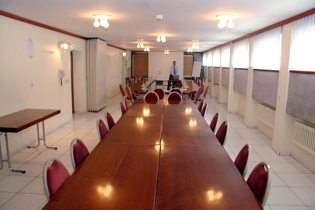 Hotel Excelsior Касел Екстериор снимка