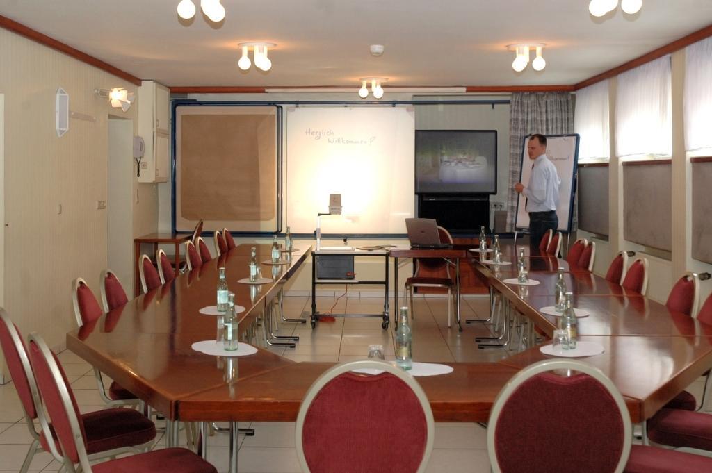 Hotel Excelsior Касел Екстериор снимка